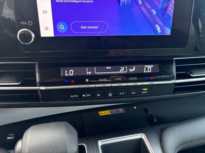 2025 Toyota Sienna LE 8 Passenger