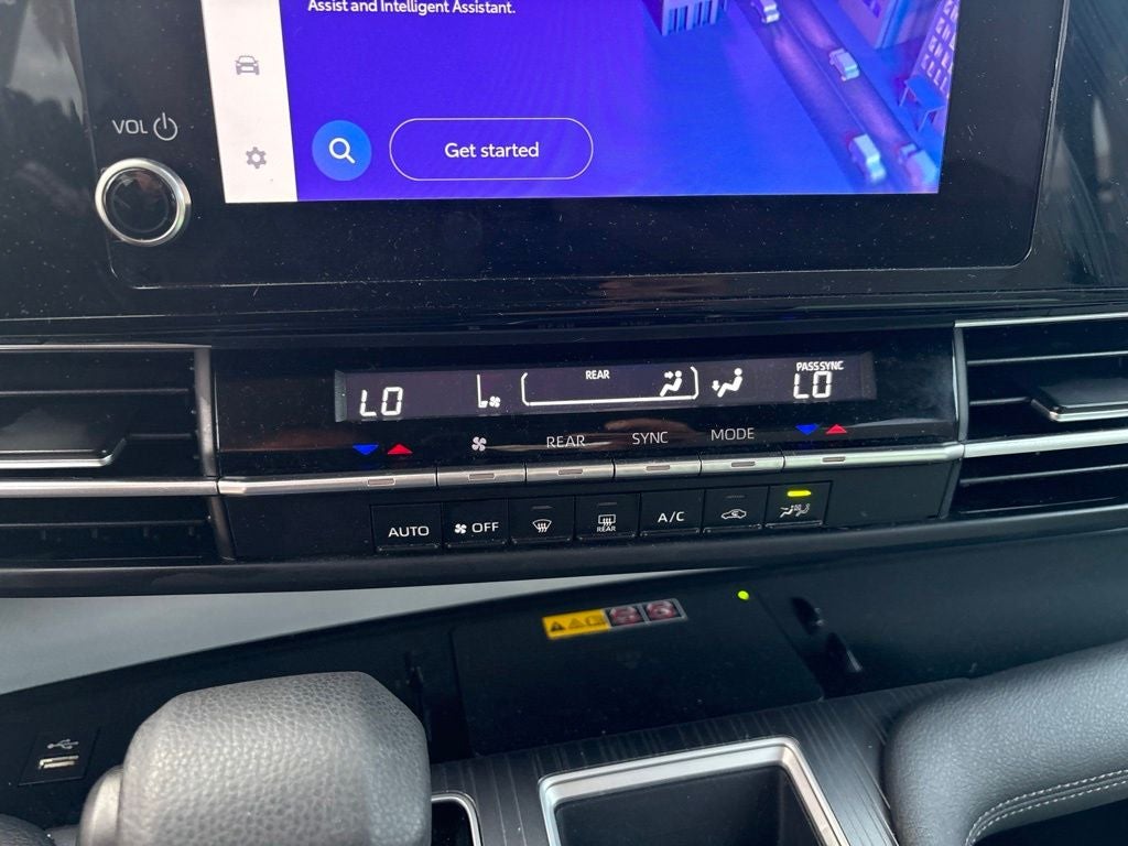 2025 Toyota Sienna LE 8 Passenger