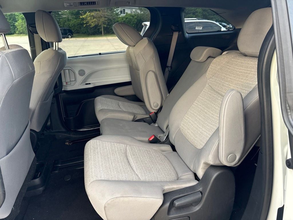 2025 Toyota Sienna LE 8 Passenger