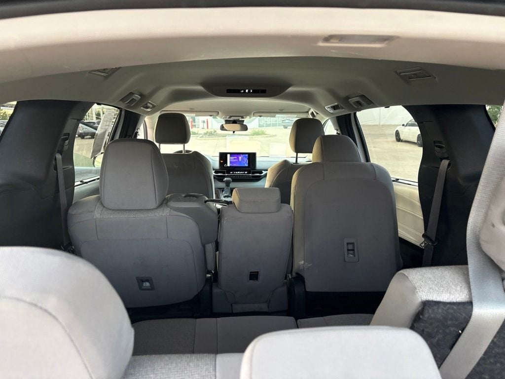 2025 Toyota Sienna LE 8 Passenger