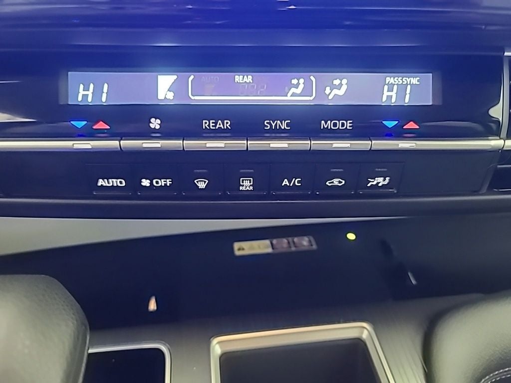 2025 Toyota Sienna LE 8 Passenger