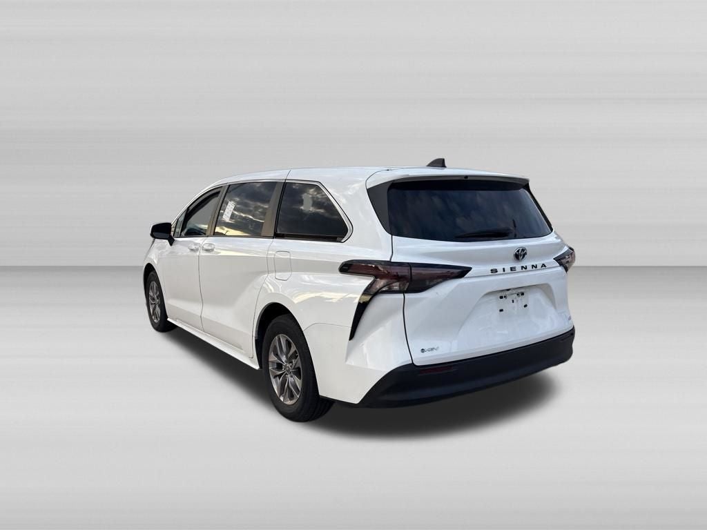 2025 Toyota Sienna LE 8 Passenger