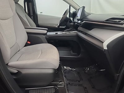 2025 Toyota Sienna LE 8 Passenger
