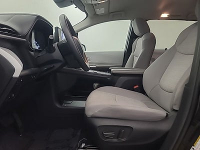 2025 Toyota Sienna LE 8 Passenger