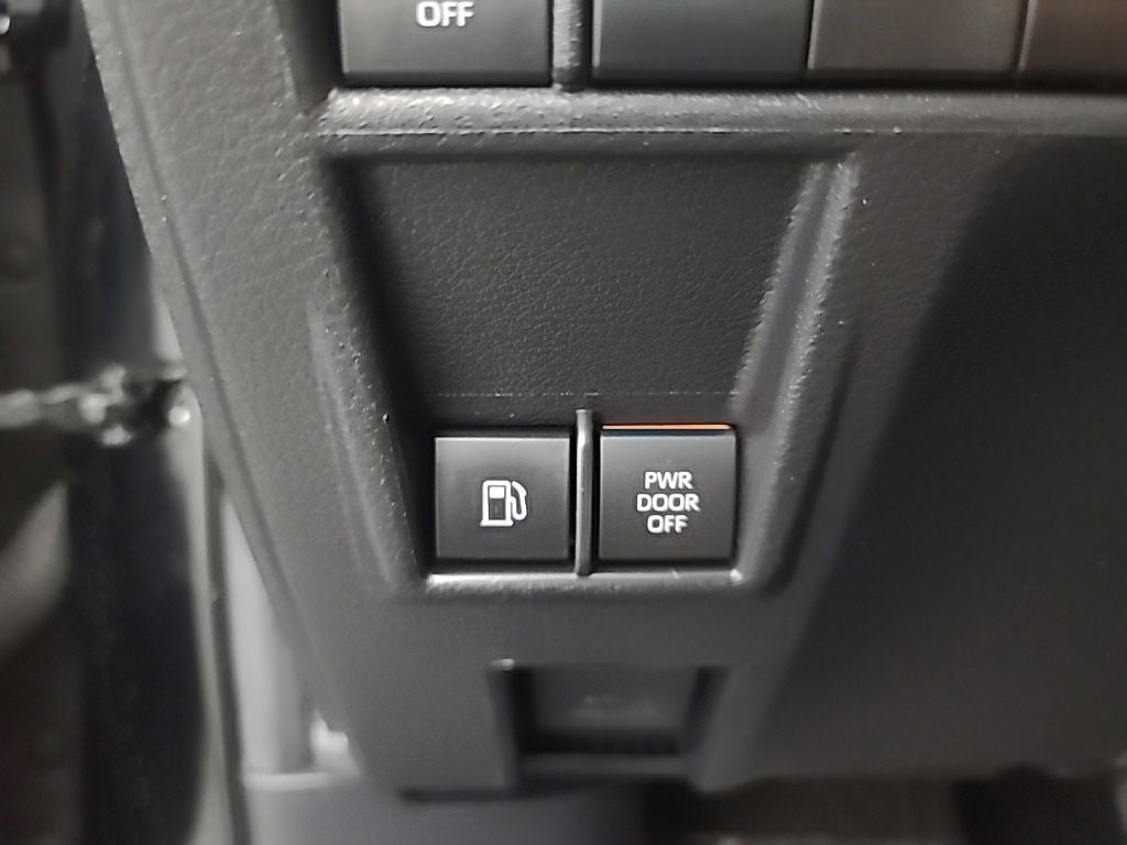 2025 Toyota Sienna LE 8 Passenger
