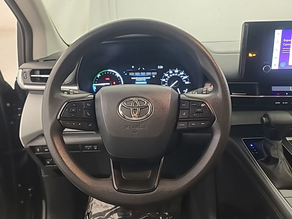 2025 Toyota Sienna LE 8 Passenger