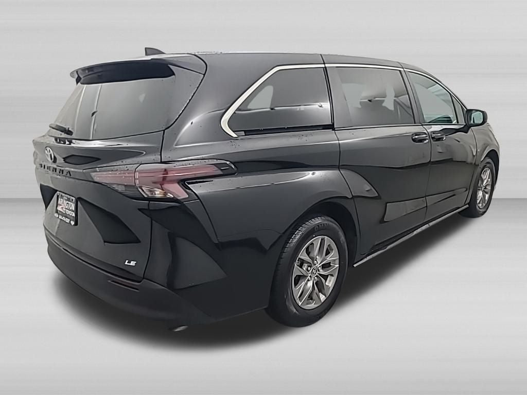 2025 Toyota Sienna LE 8 Passenger