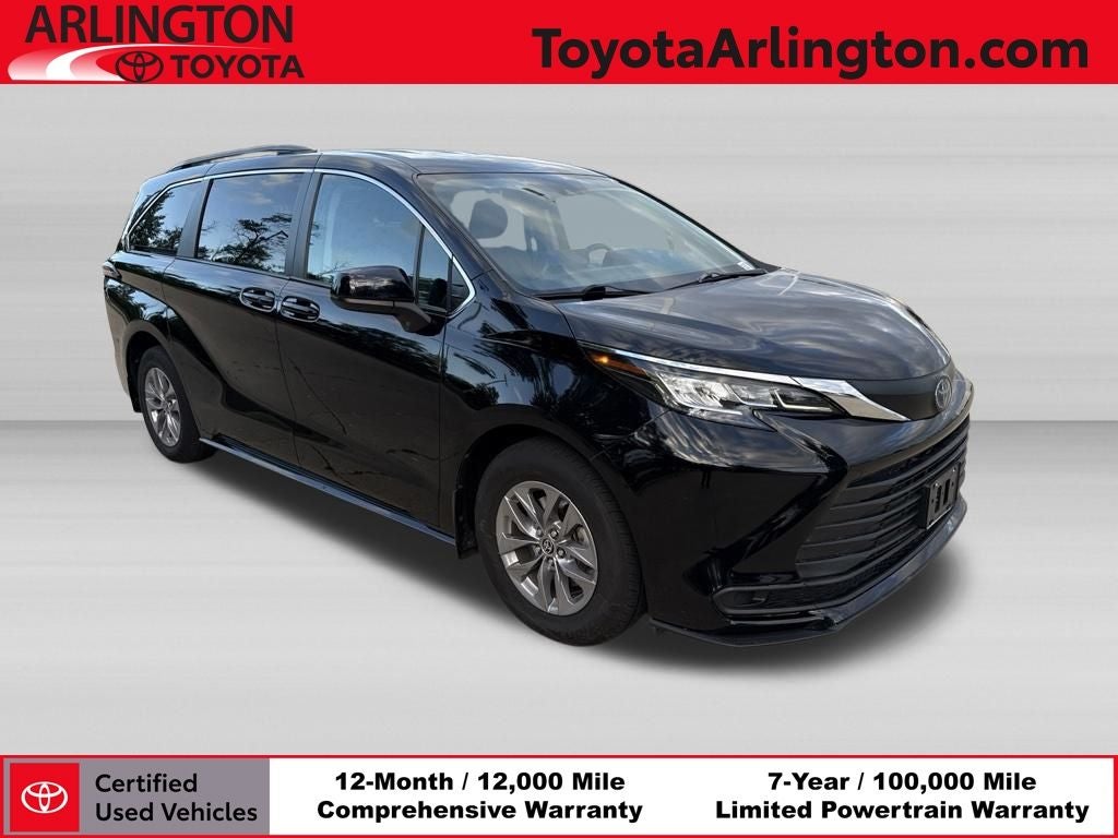 2023 Toyota Sienna LE 8 Passenger
