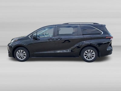 2023 Toyota Sienna LE 8 Passenger