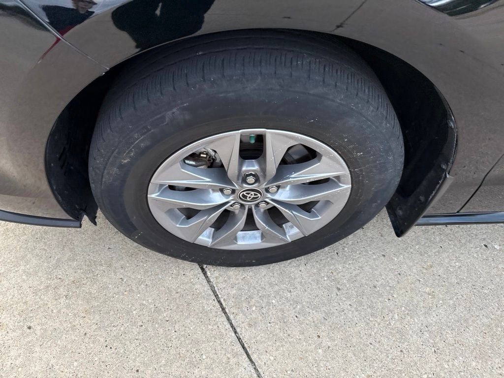 2023 Toyota Sienna LE 8 Passenger