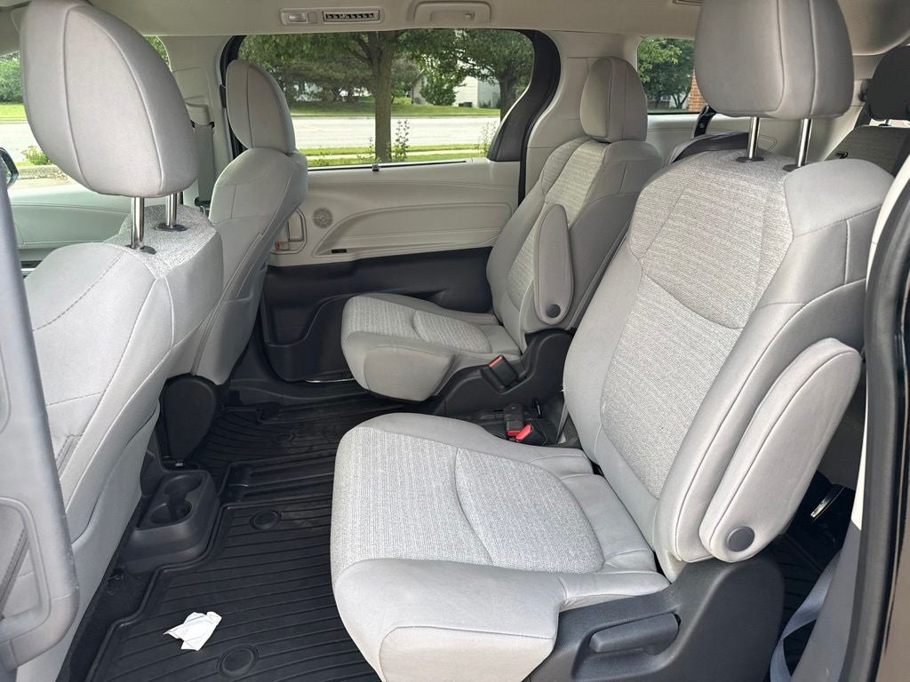 2023 Toyota Sienna LE 8 Passenger