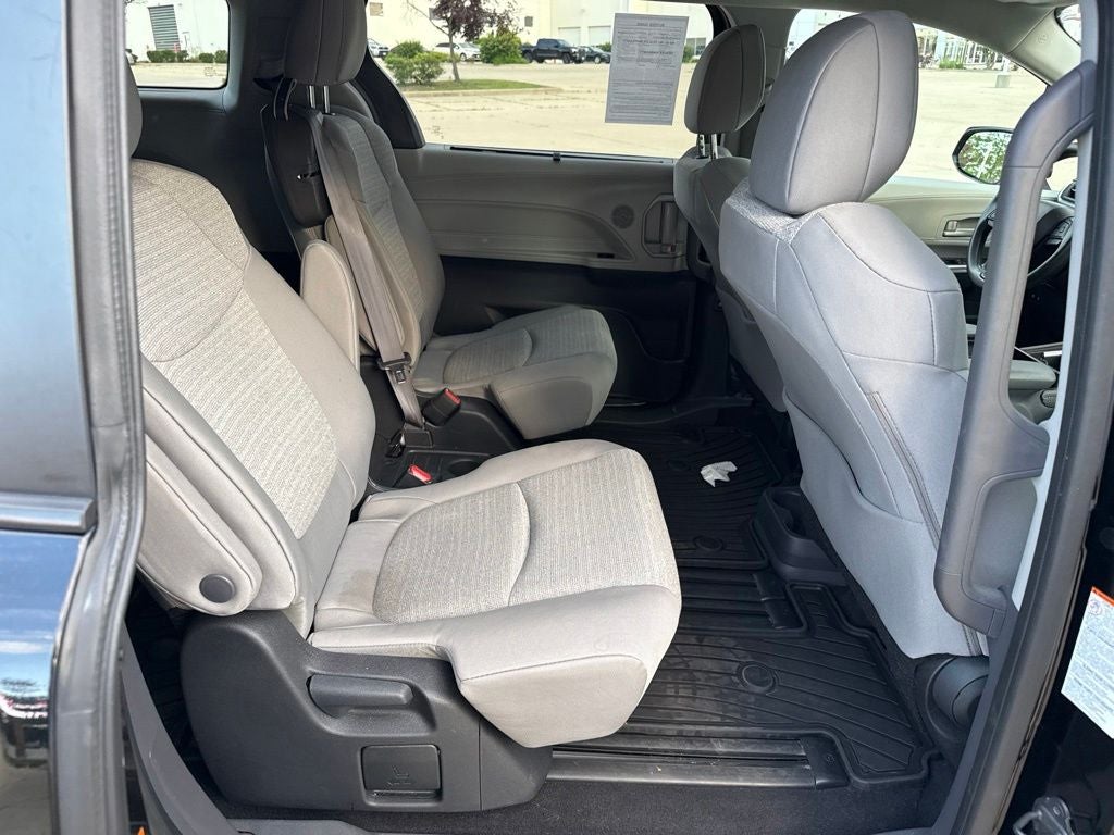 2023 Toyota Sienna LE 8 Passenger