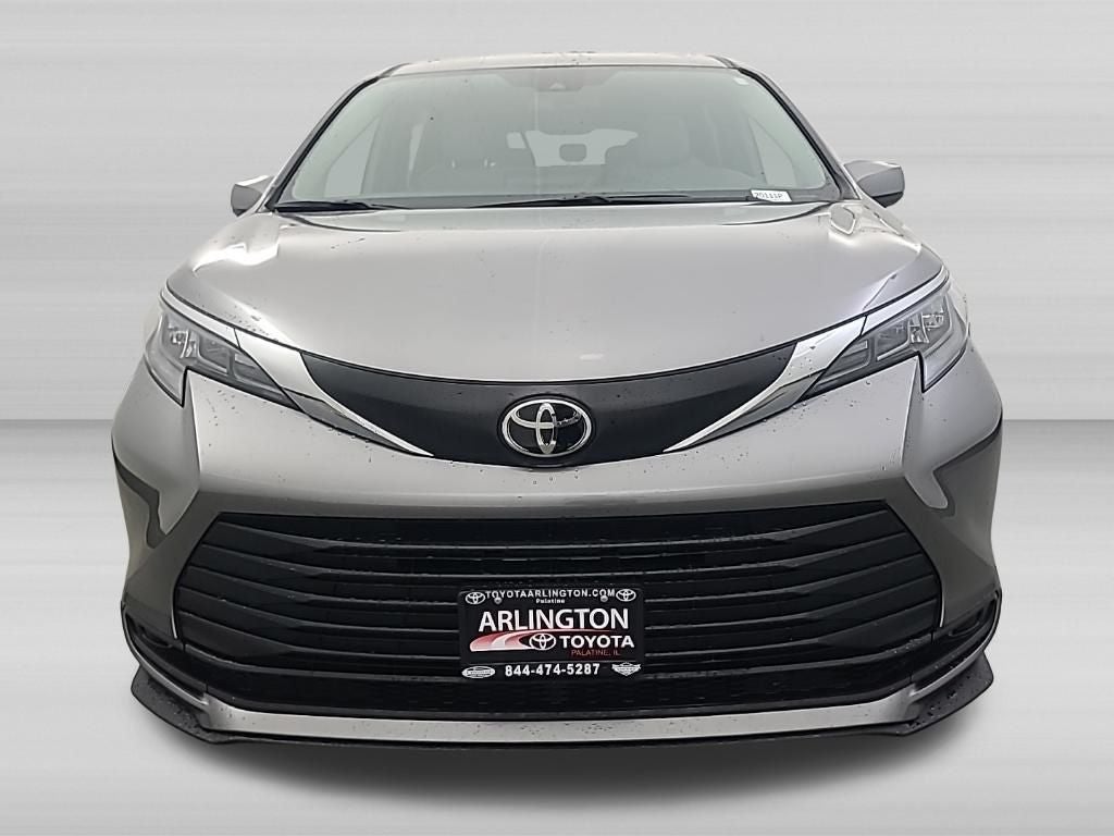2026 Toyota Sienna LE 8 Passenger