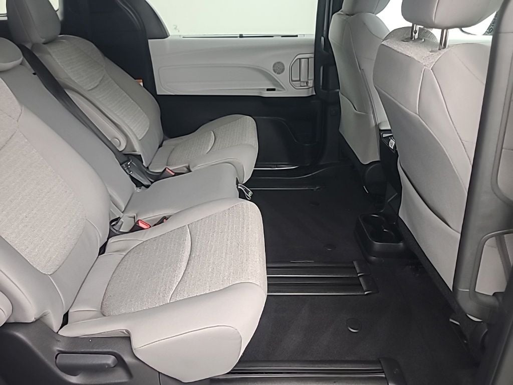 2026 Toyota Sienna LE 8 Passenger