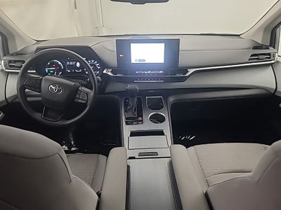 2026 Toyota Sienna LE 8 Passenger