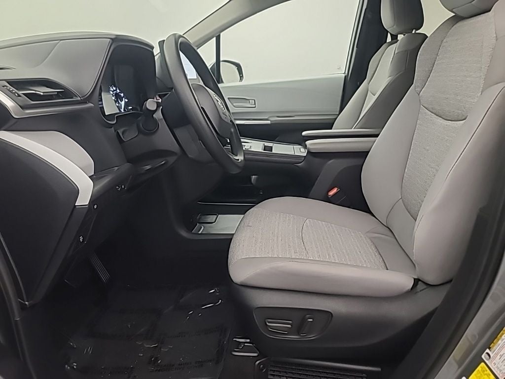 2026 Toyota Sienna LE 8 Passenger