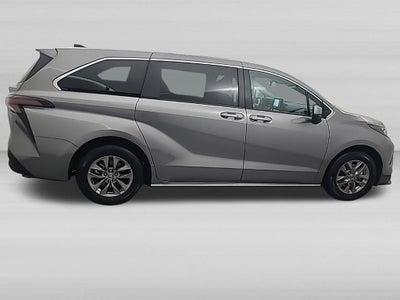 2026 Toyota Sienna LE 8 Passenger