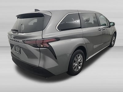 2026 Toyota Sienna LE 8 Passenger