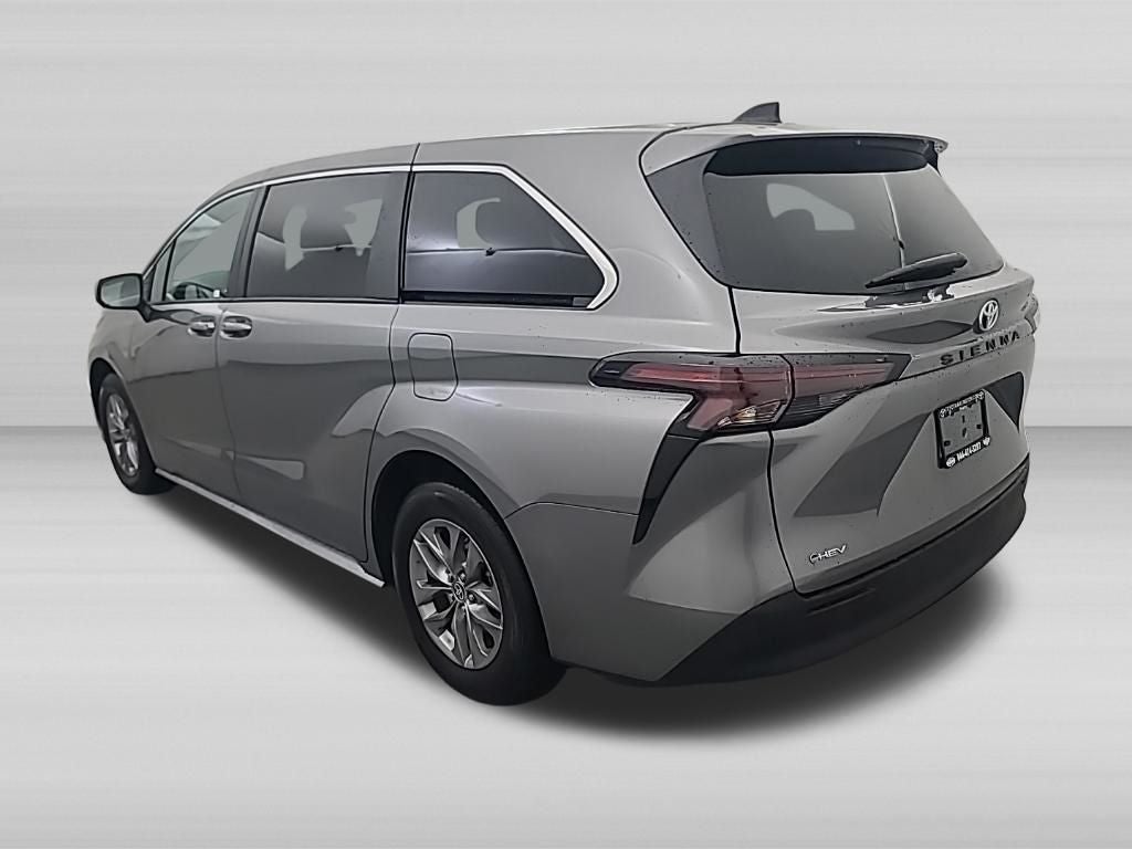 2026 Toyota Sienna LE 8 Passenger