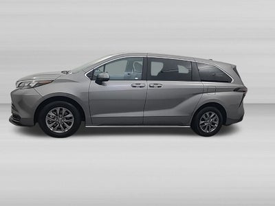 2026 Toyota Sienna LE 8 Passenger