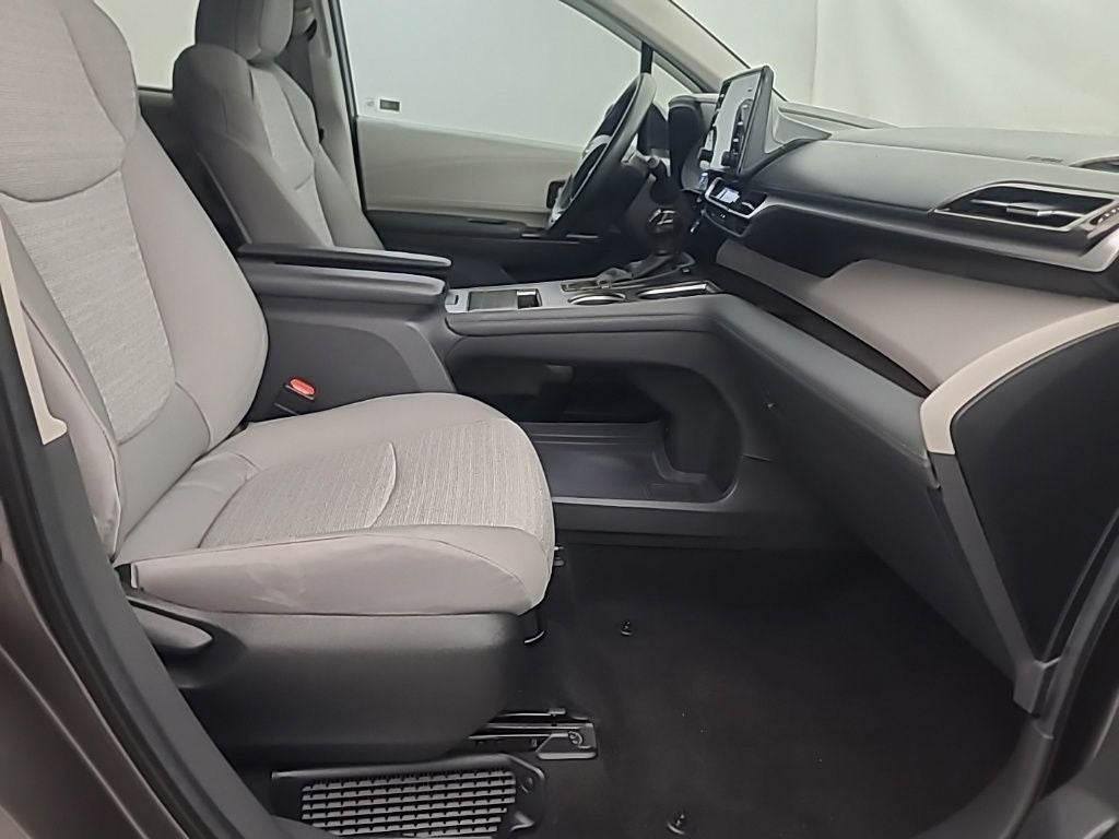 2024 Toyota Sienna LE AWD 8 Passanger