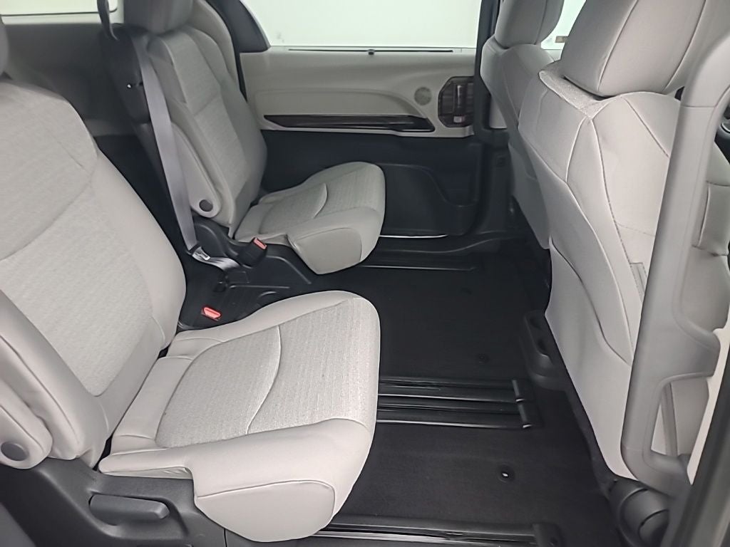 2024 Toyota Sienna LE AWD 8 Passanger