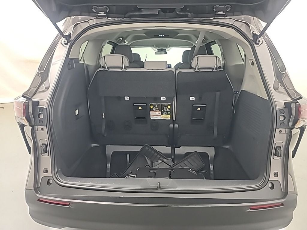 2024 Toyota Sienna LE AWD 8 Passanger