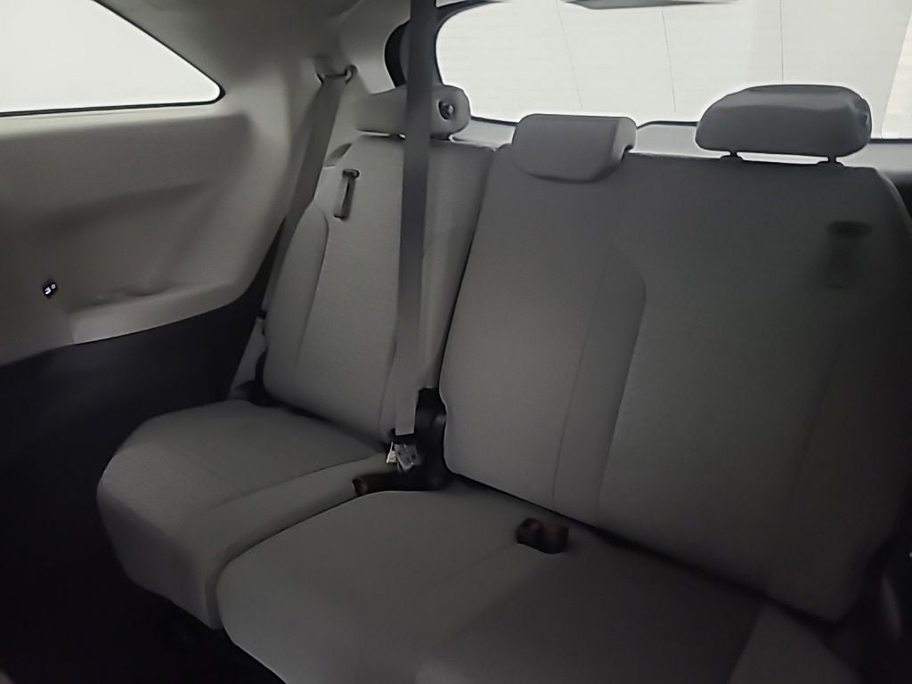 2024 Toyota Sienna LE AWD 8 Passanger