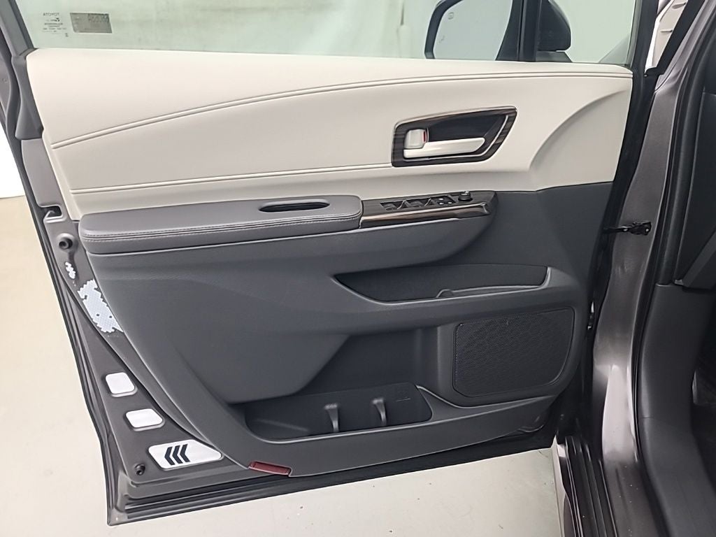 2024 Toyota Sienna LE AWD 8 Passanger