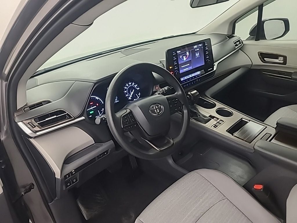 2024 Toyota Sienna LE AWD 8 Passanger