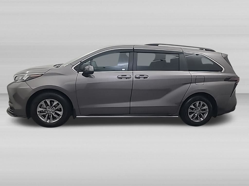 2024 Toyota Sienna LE AWD 8 Passanger