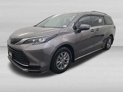 2024 Toyota Sienna LE AWD 8 Passanger