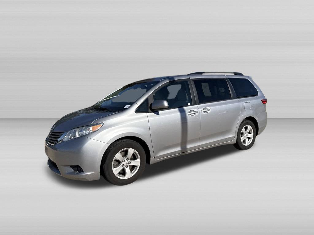 2017 Toyota Sienna LE 8 Passenger