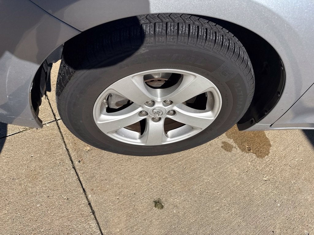 2017 Toyota Sienna LE 8 Passenger