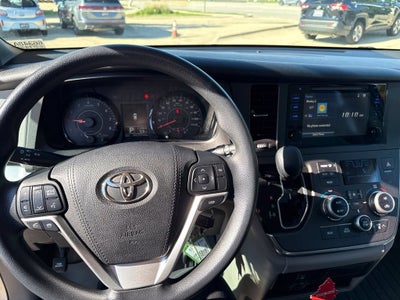 2017 Toyota Sienna LE 8 Passenger