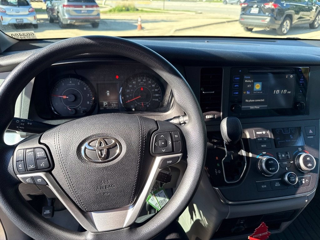 2017 Toyota Sienna LE 8 Passenger
