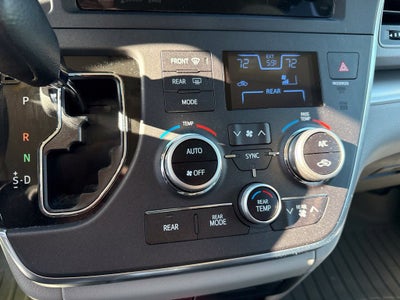 2017 Toyota Sienna LE 8 Passenger