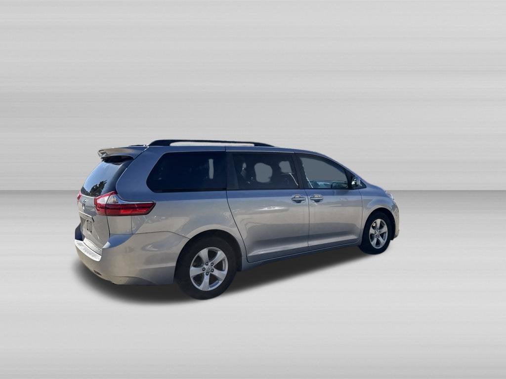 2017 Toyota Sienna LE 8 Passenger