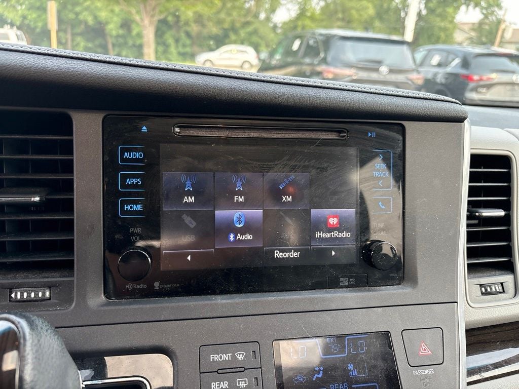 2015 Toyota Sienna XLE 8 Passenger