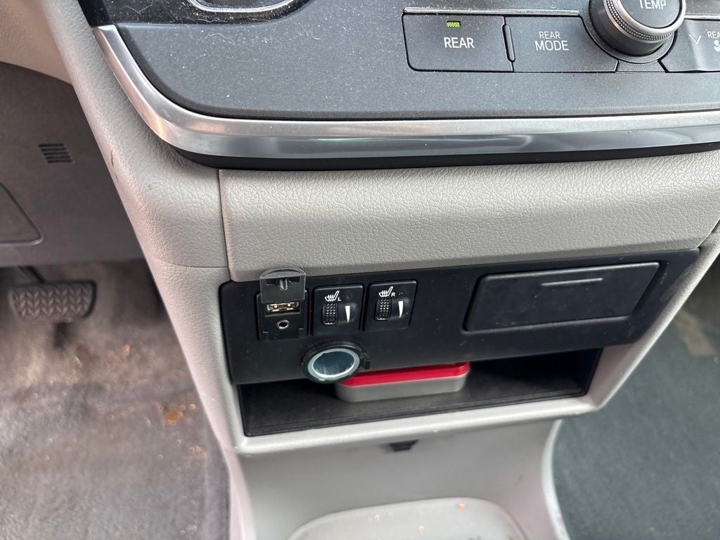 2015 Toyota Sienna XLE 8 Passenger