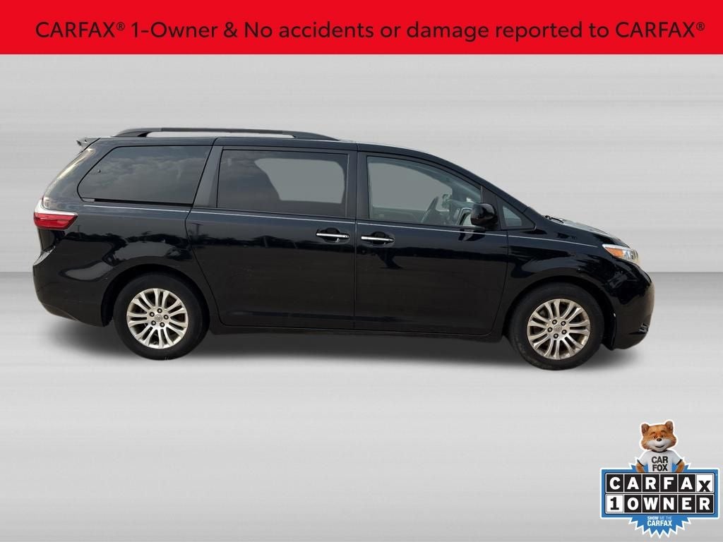 2015 Toyota Sienna XLE 8 Passenger