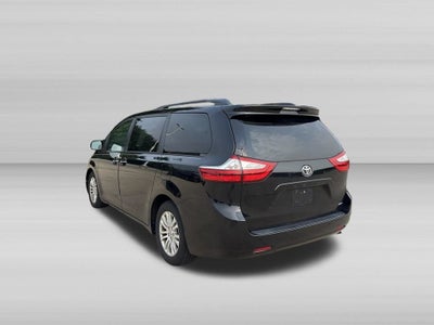 2015 Toyota Sienna XLE 8 Passenger