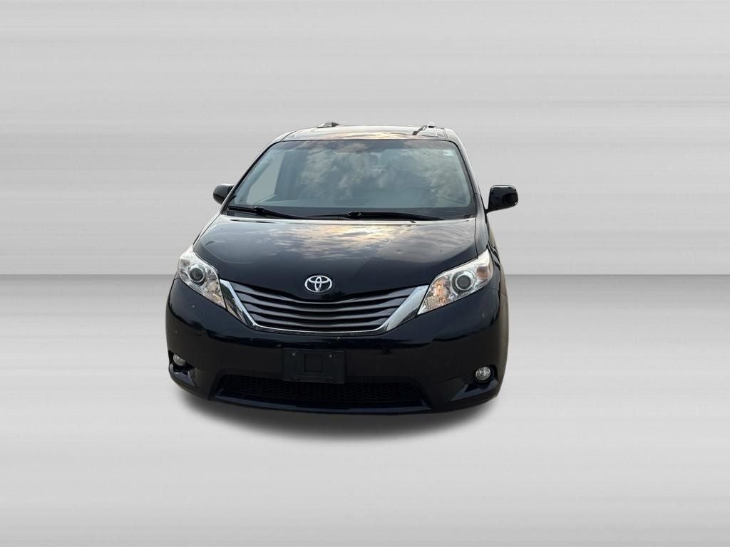 2015 Toyota Sienna XLE 8 Passenger