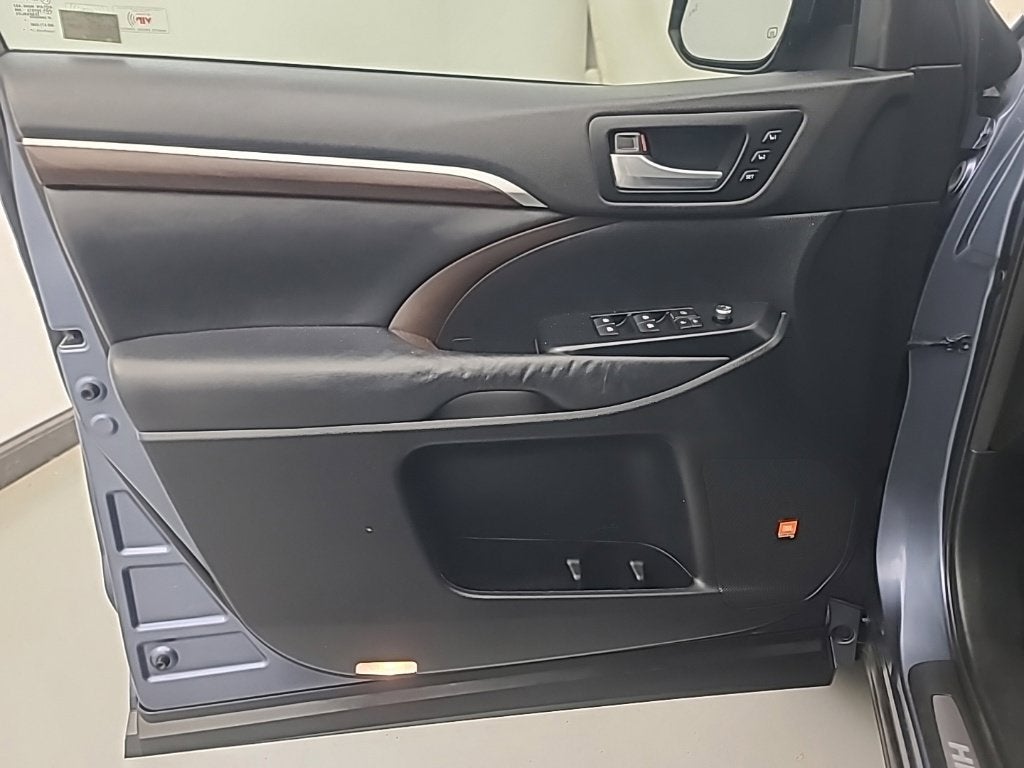 2014 Toyota HIGHLANDER Limited
