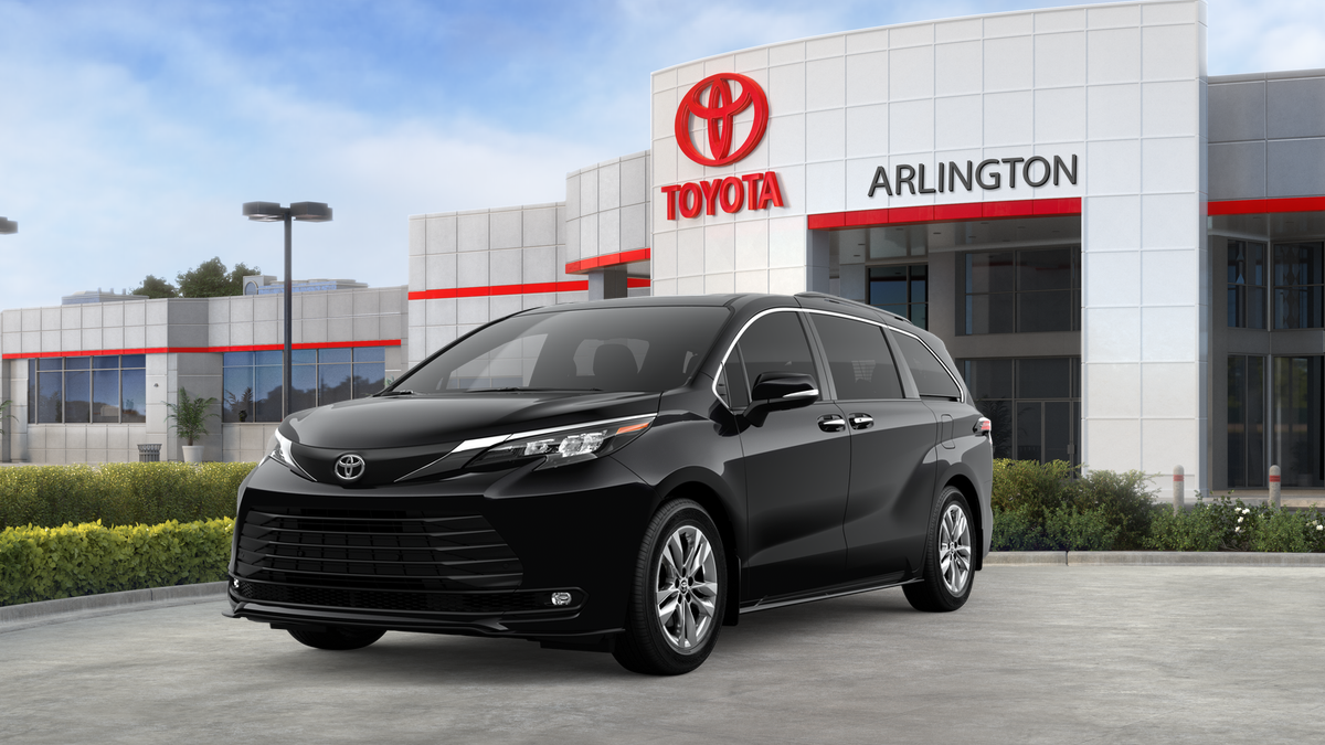 2026 Toyota Sienna XLE 7-Passenger Hybrid FWD's photo