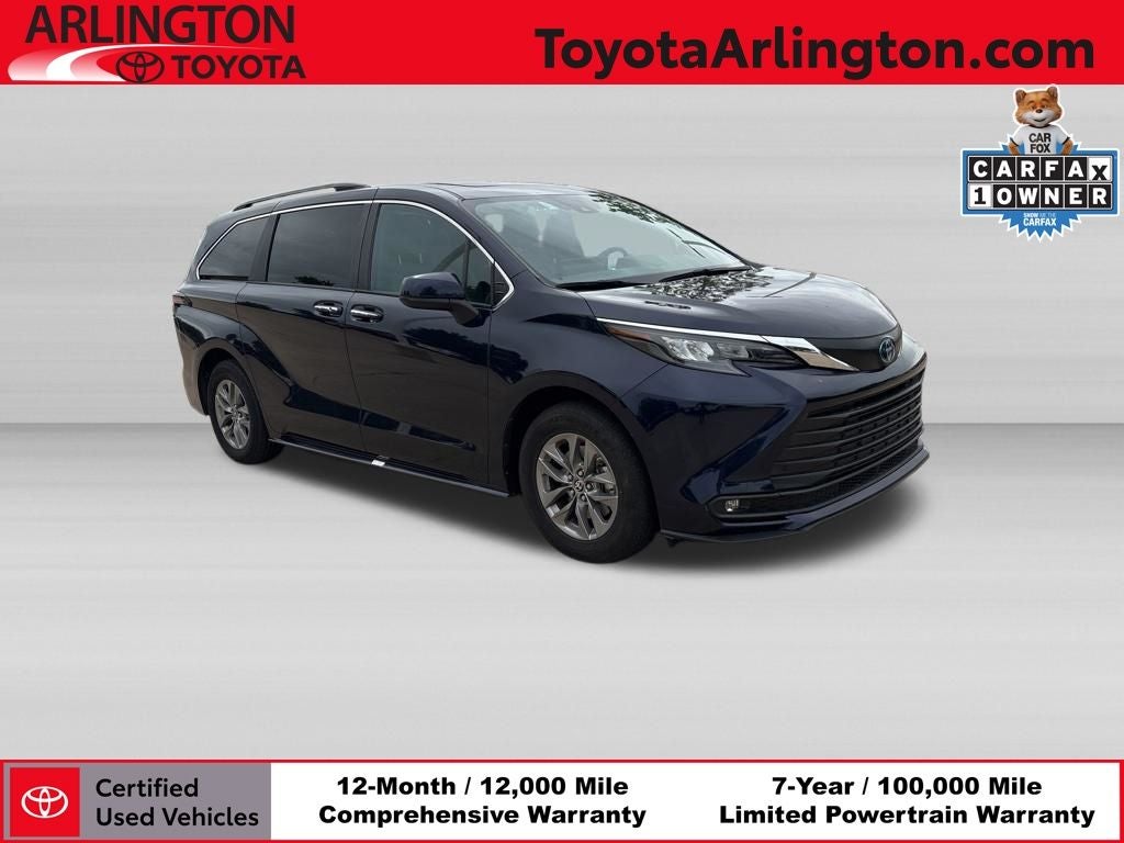 2025 Toyota Sienna XLE 8-Passenger Hybrid FWD's photo