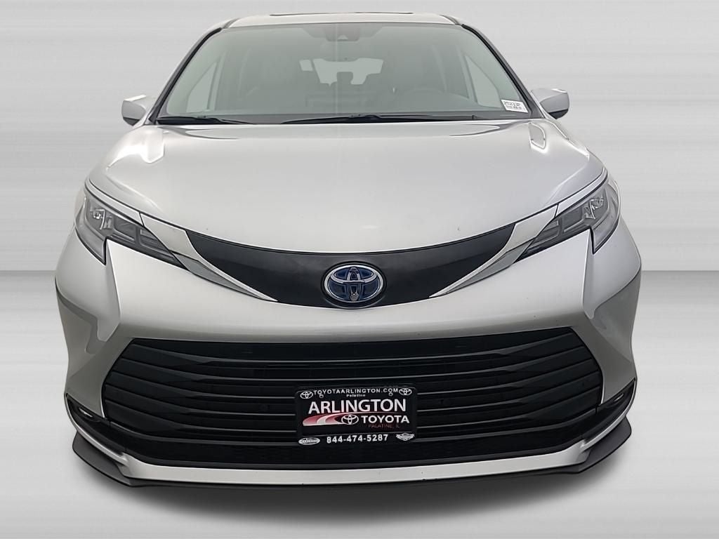 2025 Toyota Sienna XLE 8 Passenger