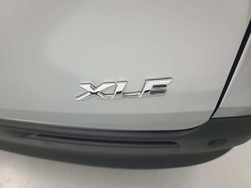 2025 Toyota Sienna XLE 8 Passenger