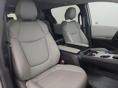 2025 Toyota Sienna XLE 8 Passenger
