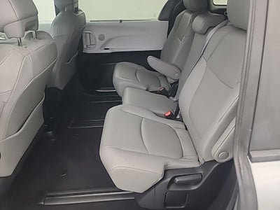2025 Toyota Sienna XLE 8 Passenger